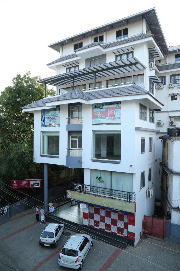 Hazmi Inn Perintalmanna 外观 照片